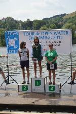 Vyhlášení 1km ženy: 1. Tereza Skuhrová, 3. Radka Srbová